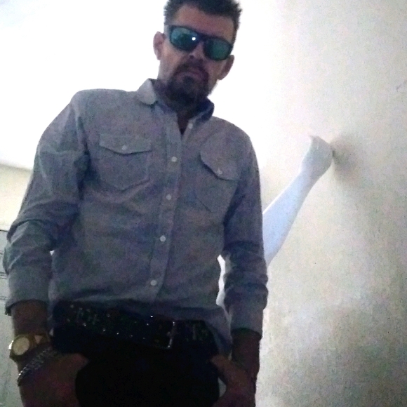 Meet your Posher, ShawnyBoy - Picture 1 of 6